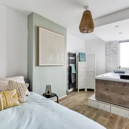 Les Bulles Occitanes - A Pied Apartment